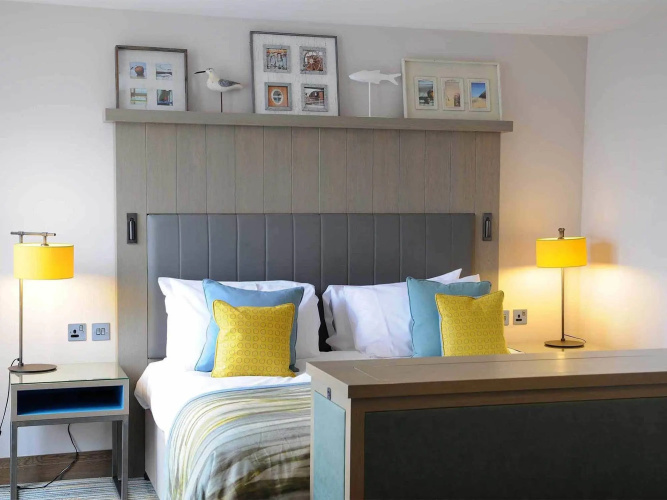 The Waterside Hotel