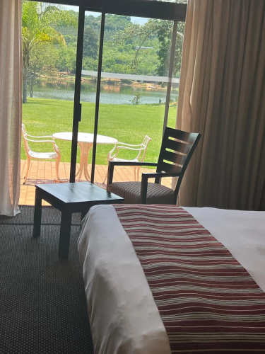 African Sky Hotels - Pine Lake Inn