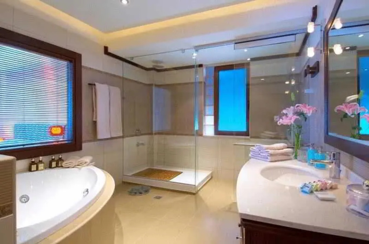 Cavo Seaside Suites