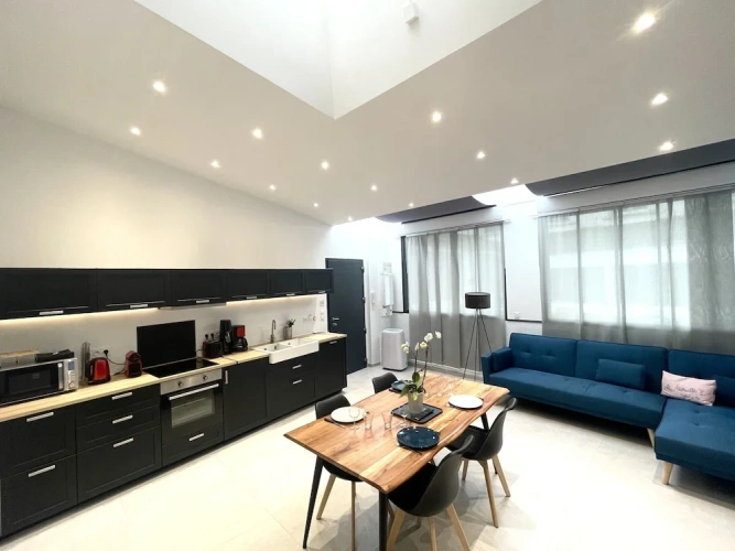 Deluxe Apartment
