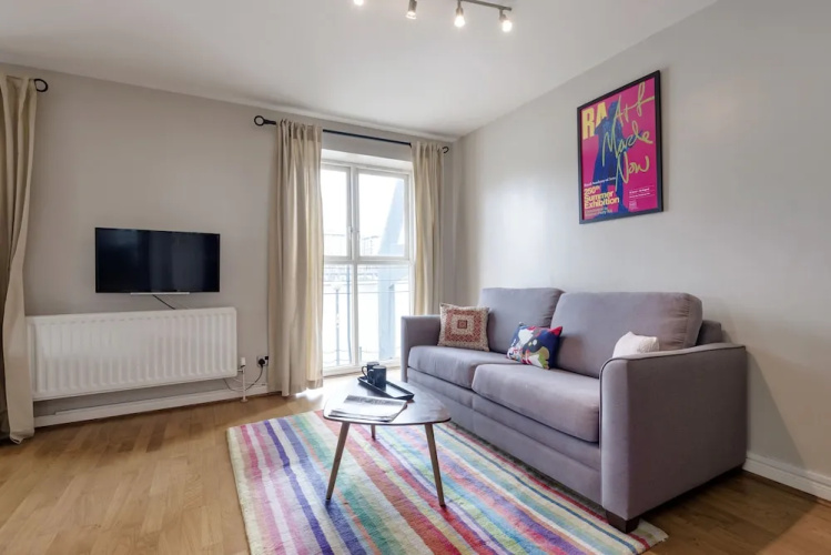 Panoramic Docklands Home