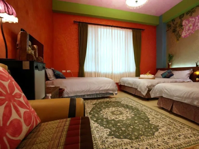 Standard Quintuple Family room