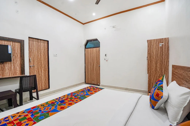 Fabhotel Shree Mahidev Palace