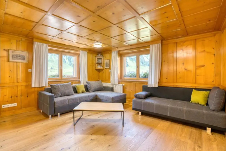 Hus24