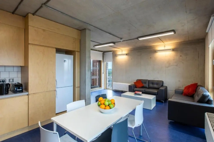 2 Bedrooms Apartment