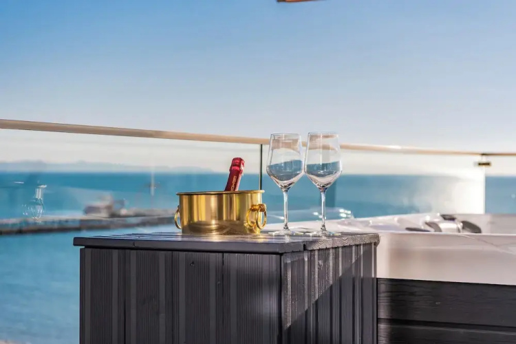 The Ultimate Jacuzzi Penthouse by PS