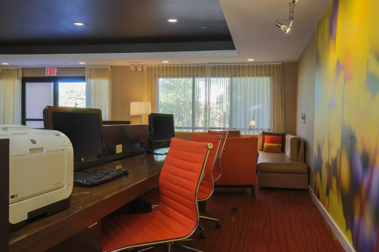 Courtyard Flint by Marriott