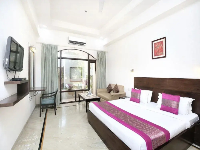 Hotel 42 by OYO Rooms