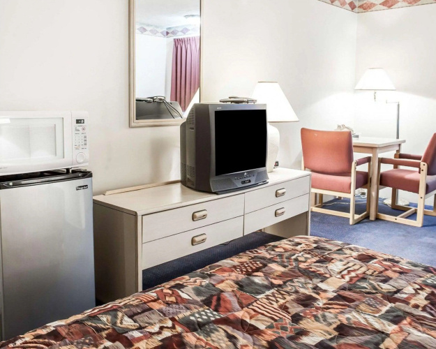 Rodeway Inn and Suites Spokane