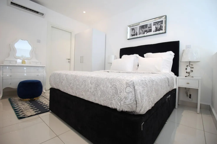 Embassy Gardens - One Bed