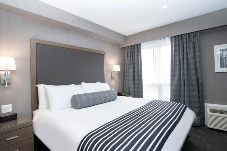 Standard Double Suite