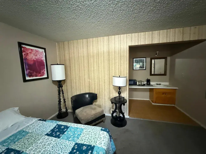 Columbia Inn Motel CA 49