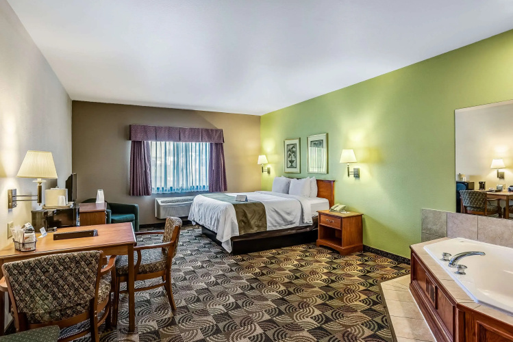 Quality Inn & Suites Hannibal West