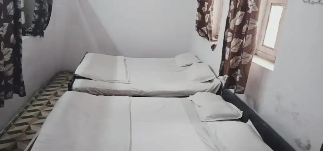 Goroomgo Agra Hotel Mathura