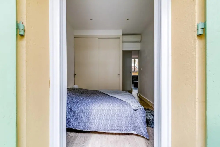 Beautiful Modern 3 Bedroom Apartment in Center