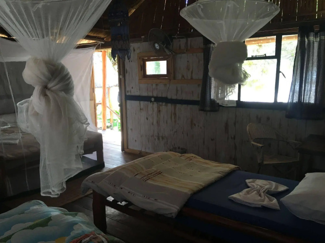Baobab Beach Lodge & Backpackers
