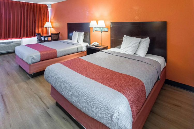 Motel 6 Groton, CT—Casinos Nearby