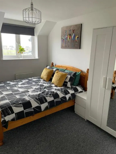2 Bed-sleeps 7-free Parking-balcony