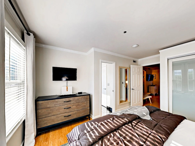 Chic SoBro - 1 Br Apts