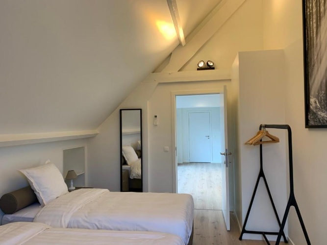5 Bedrooms Cottage