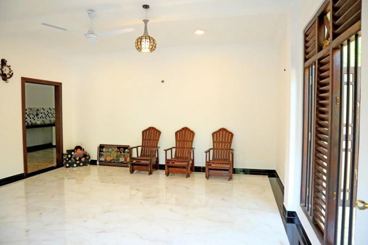 Yoho Villa Golden Waves