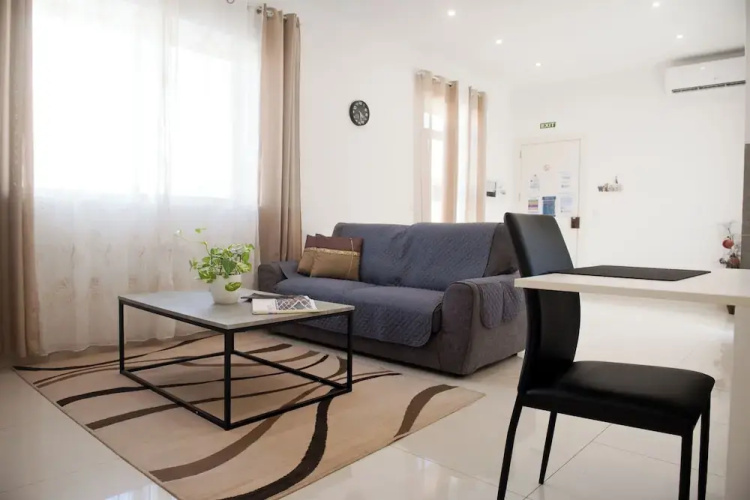 Spacious APT w/ Modern Balcony |Siggiewi