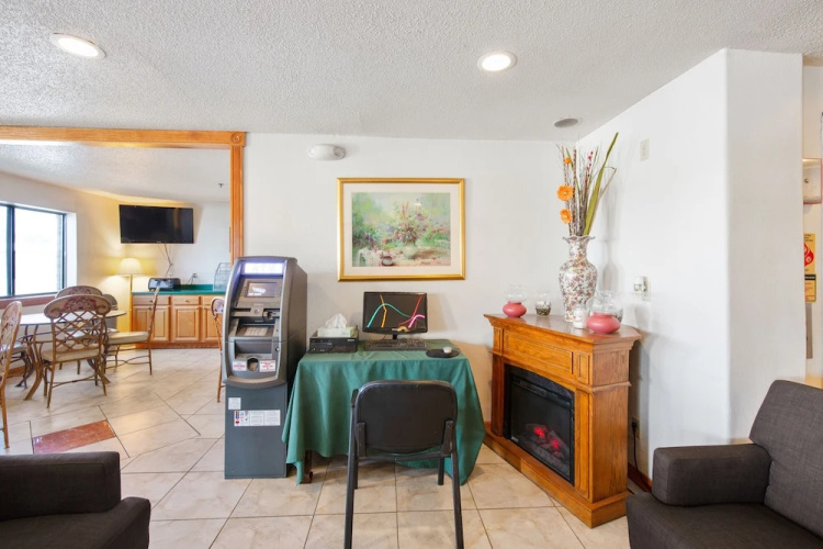 Super 8 Motel - Portage