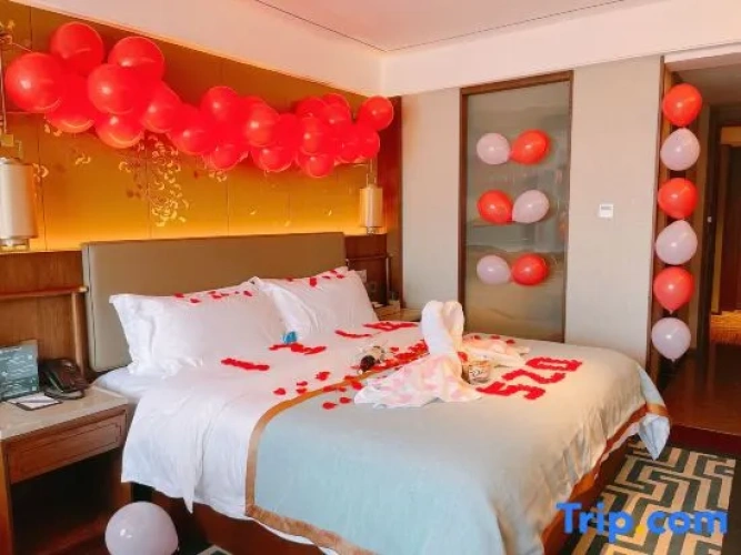 TILL BRIGHT HOTEL (Yiyang Heshan District Pedestrian Street Branch)
