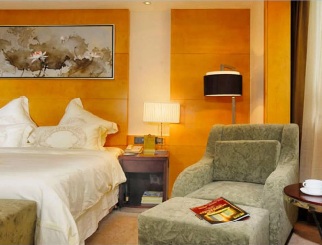 Yizui Crown Hotel