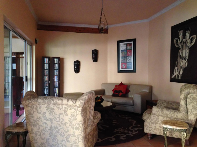 Ipe Tombe Guest Lodge