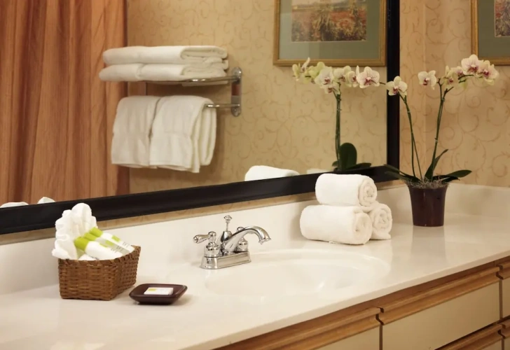 1 Bedroom Accessible Double Suite