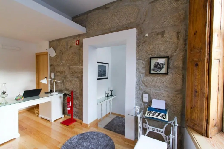 5 Bedrooms Cottage