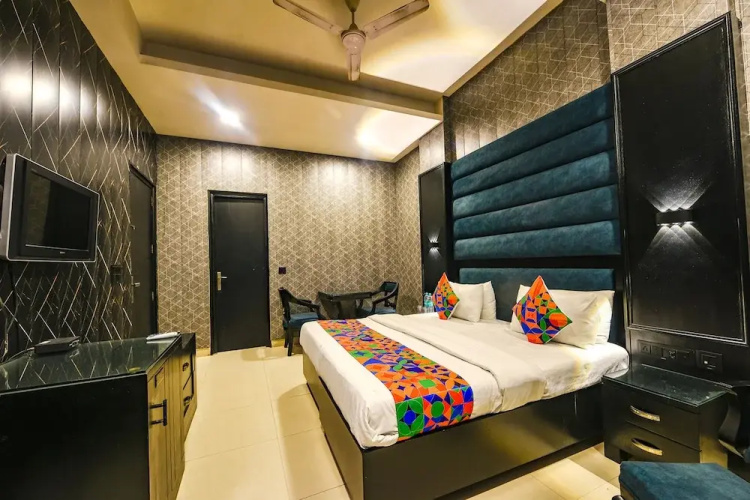 Fabhotel Bharat Continental