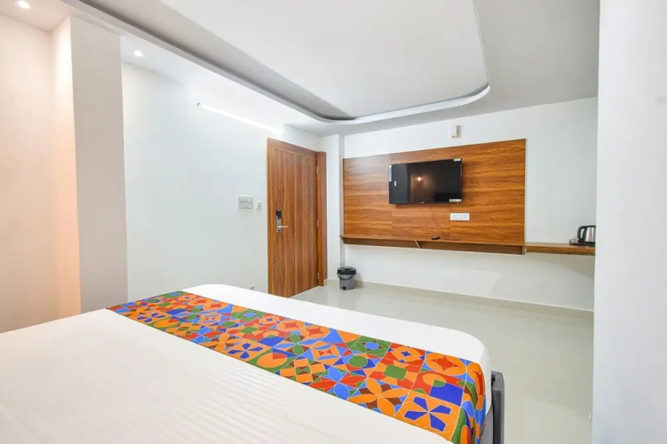 Fabhotel Srs Grand
