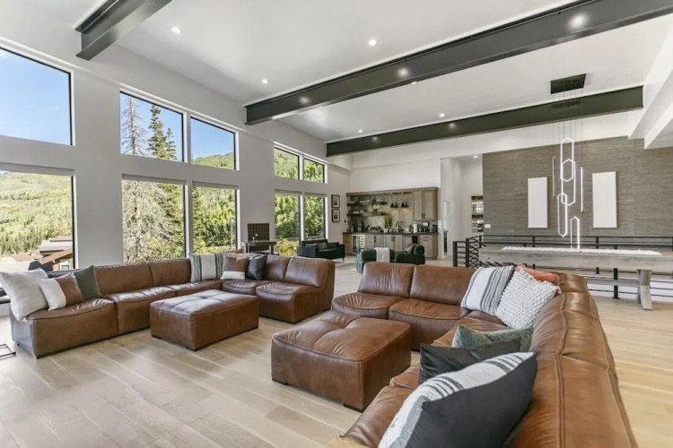 9005A - Luxury Four Bedroom 4 Home