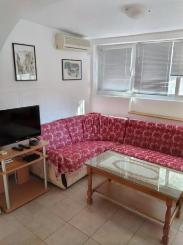 Apartments Gvozdenović