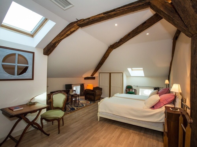Standard Twin Club room