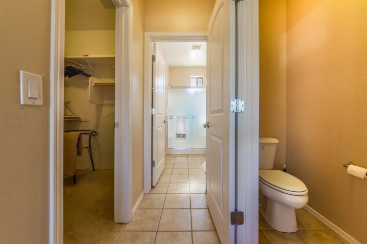12th 205 - 2 Br Condo