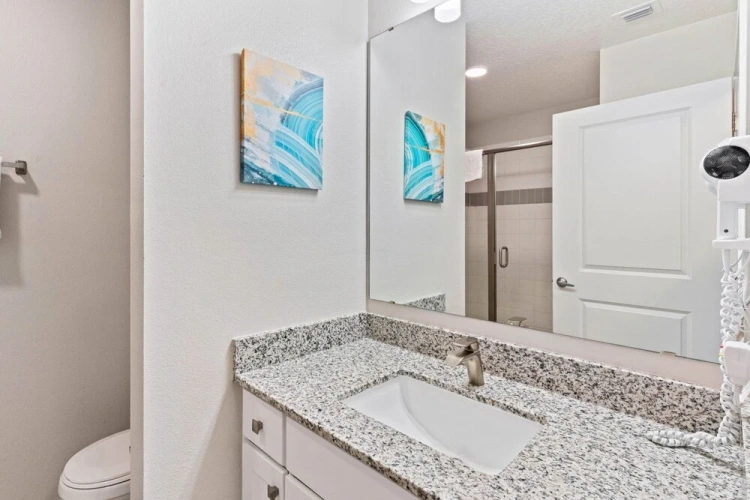 3 Bedrooms Apartment