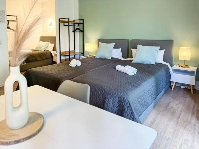 1 Bedroom Apartment with balcony and with courtyard view