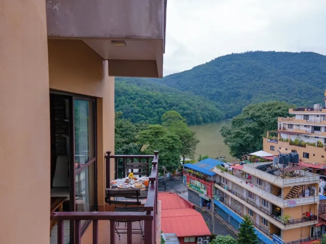 Deluxe Twin room with balcony