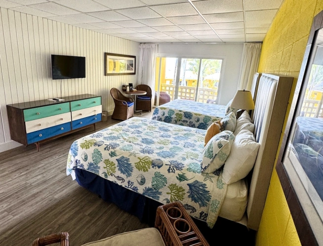 Standard Quadruple room with garden view
