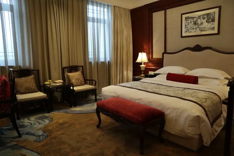 Standard Double room with city view