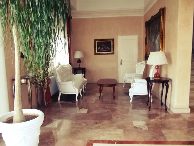 La Corte Di Opaka
