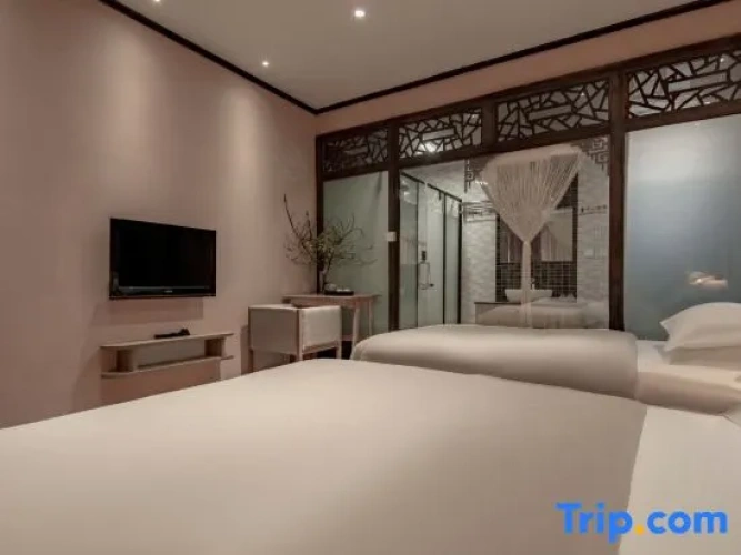 Standard Twin Family room