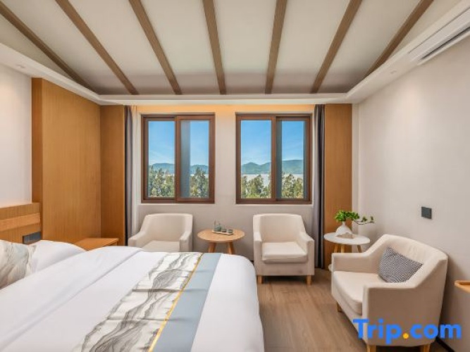 Standard Quadruple room with sea view