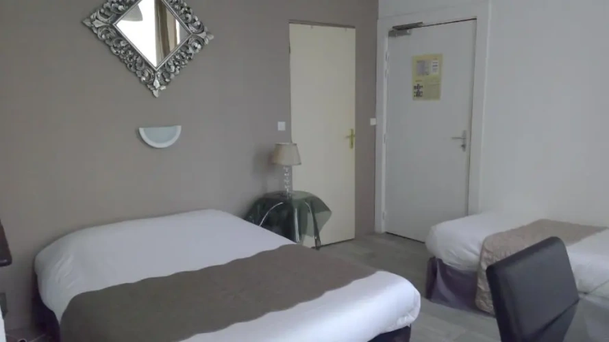 Standard Triple room