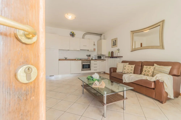 Golden View Apartment