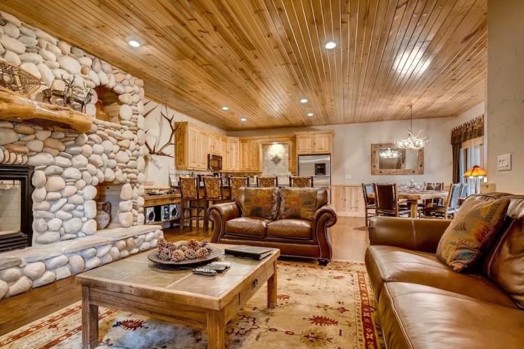 Timber Wolf Lodge by Park City Lodging