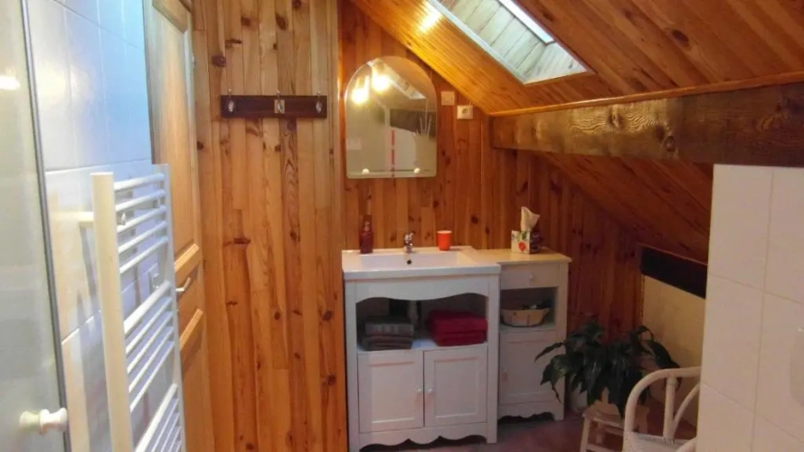 Standard Triple room with garden view